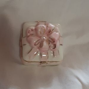 Jewelry box